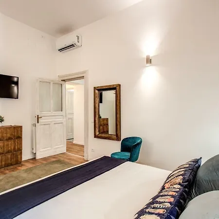 Virginia-s In Monti Apartment Rome